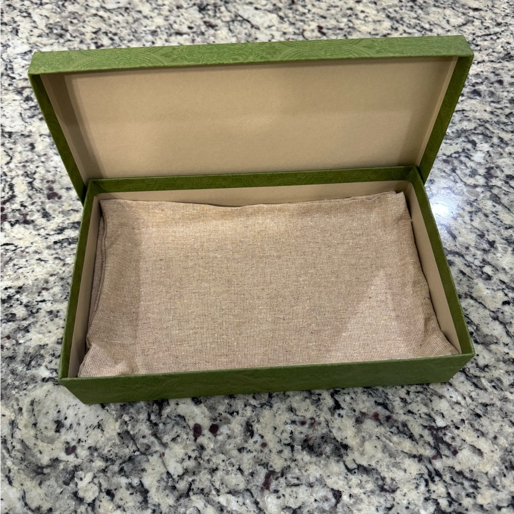 Gucci Purse Wallet with strap - Picture 7 of 12